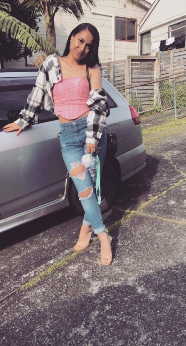 LAVINIA / 10-12 / AKL